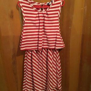 Robe rayée rouge et noire
